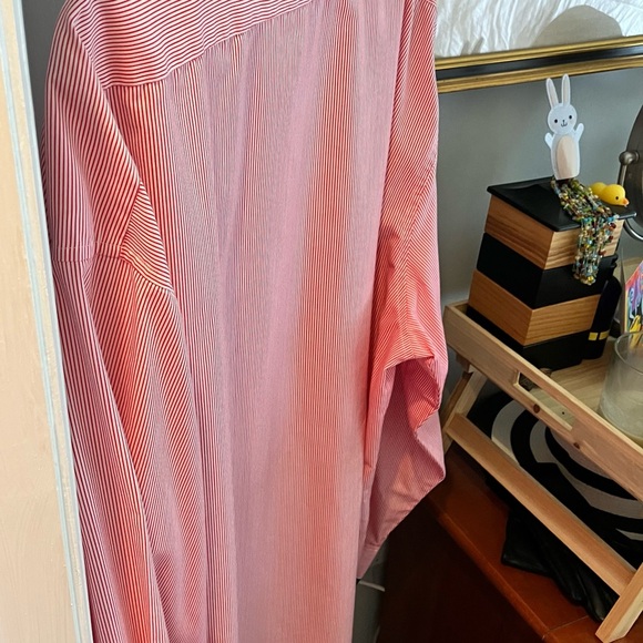 Women’s oversized 3X Collard Cotton, button up, long sleeve blouse. Red/White. - Picture 15 of 16